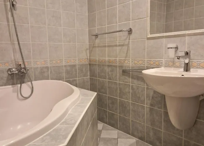 So Vstupom Do Privatneho Wellness A Vyhladom Na Hrad Lägenhet *